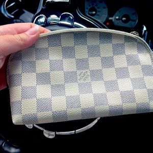 100% authentic Louis Vuitton cosmetic pouch🤍